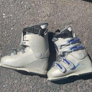 Salomon Performa Ski Boots 23.5